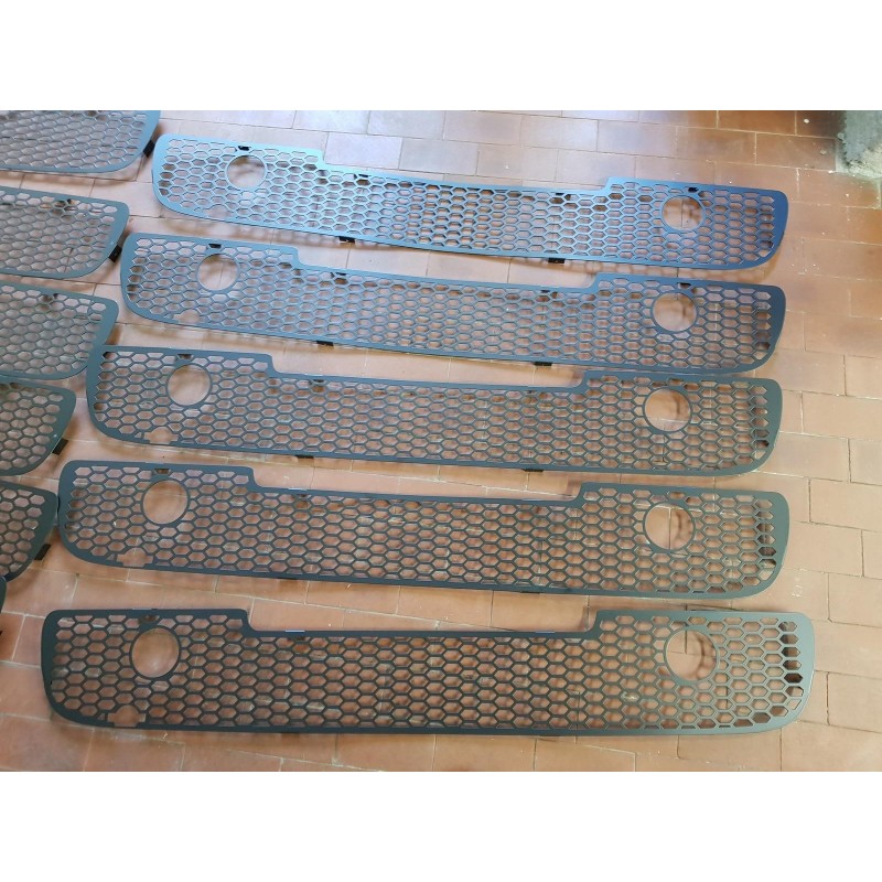 GRIGLIA FIAT 500 ABARTH ASSETTO CORSE ACCIAIO INOX NERO OPACO SENZA GANCIO SABELT